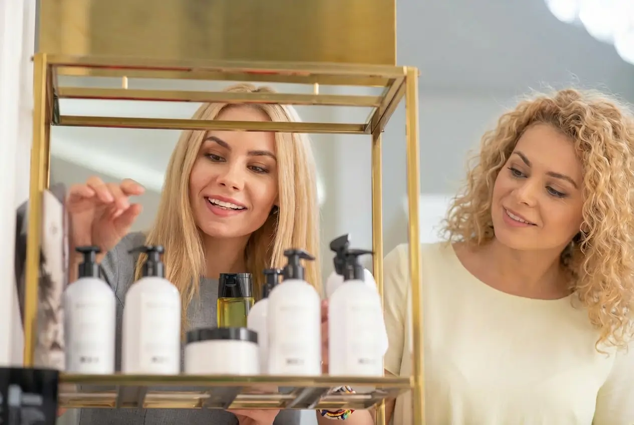 Hebea Glow komanda rūpinasi atrenkant švarius veido priežiūros produktus